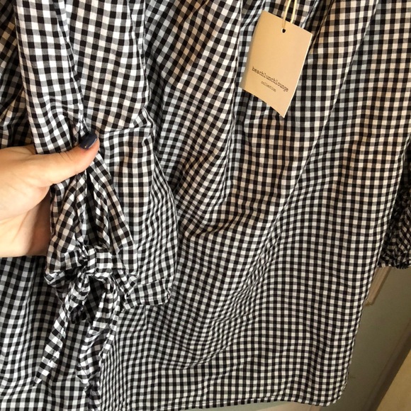 beachlunchlounge Off the Shoulder Shirt - Picture 2 of 3